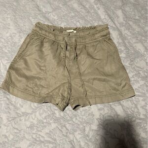 Women’s flow shorts